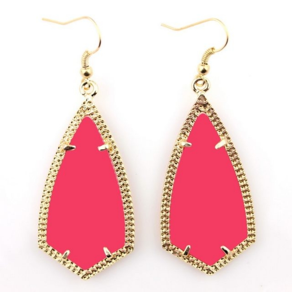 New Gorgeous 🥰 Fuchsia Diamante Dangle Earring